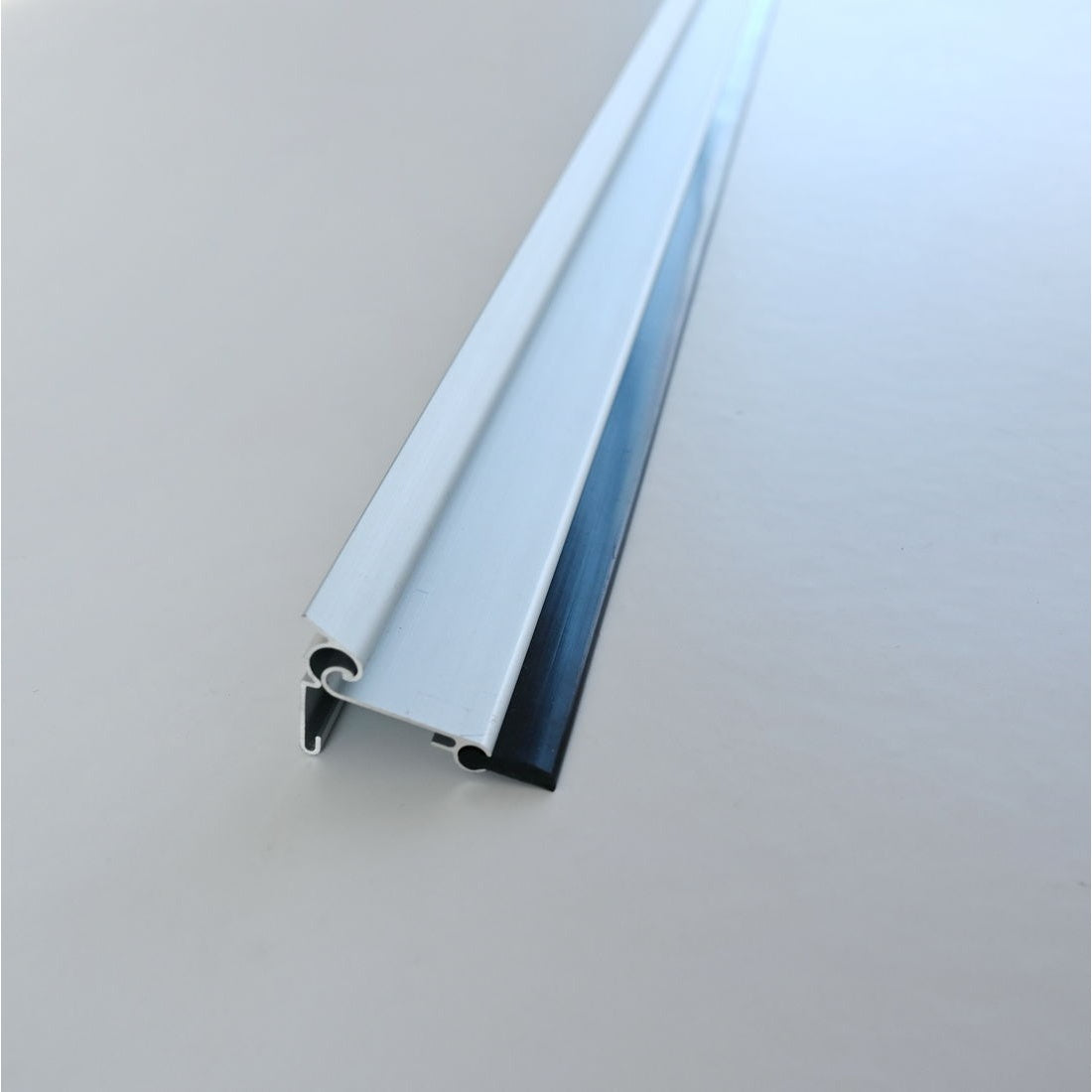 Automatic Door Seal 915mm - Silver