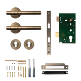Momo Belgravia Plain Solid Brass Lever Entrance Set In