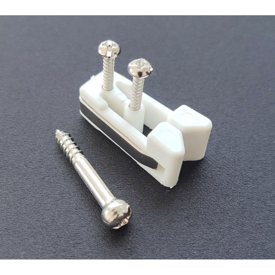 Friction gripper catches -White