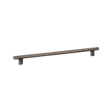 Momo Hendrix Bar Pull 320mm in Antique Brass - finish and profile close-up
