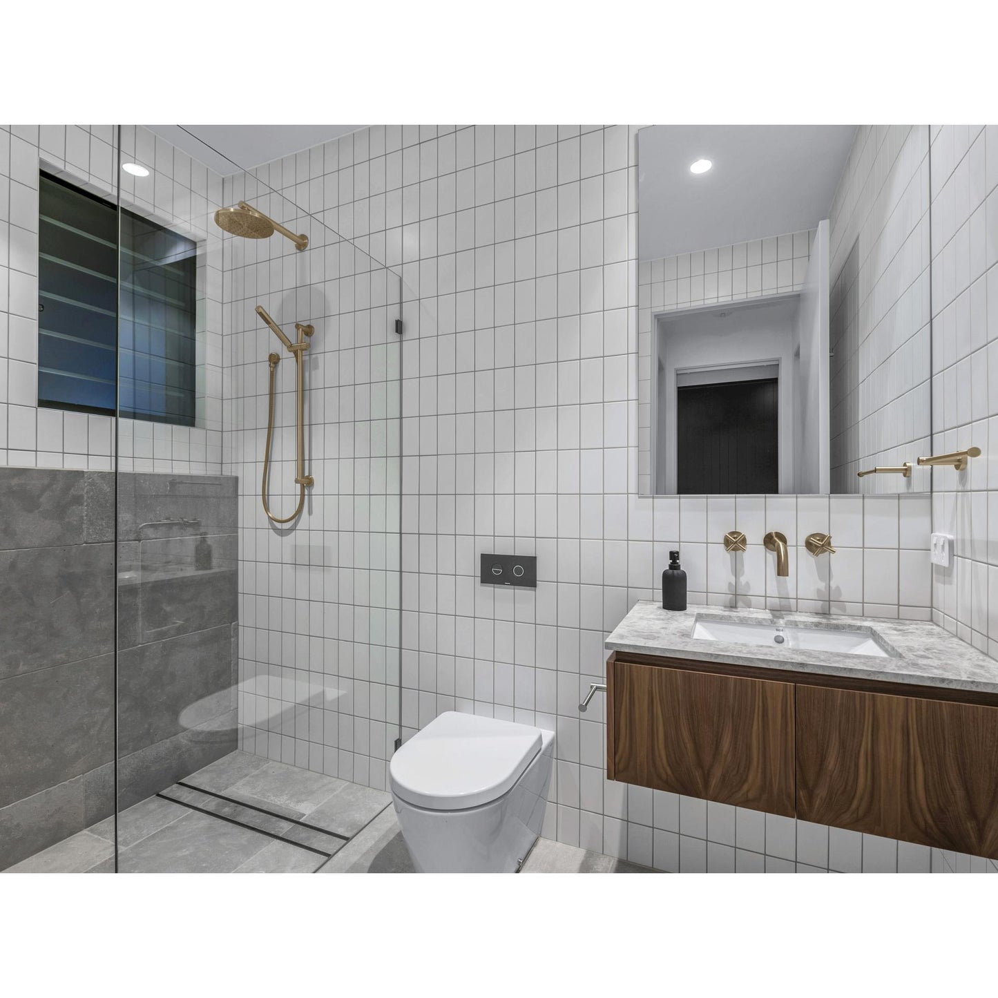 Round Wall Shower Arm 400mm - Tiger Bronze