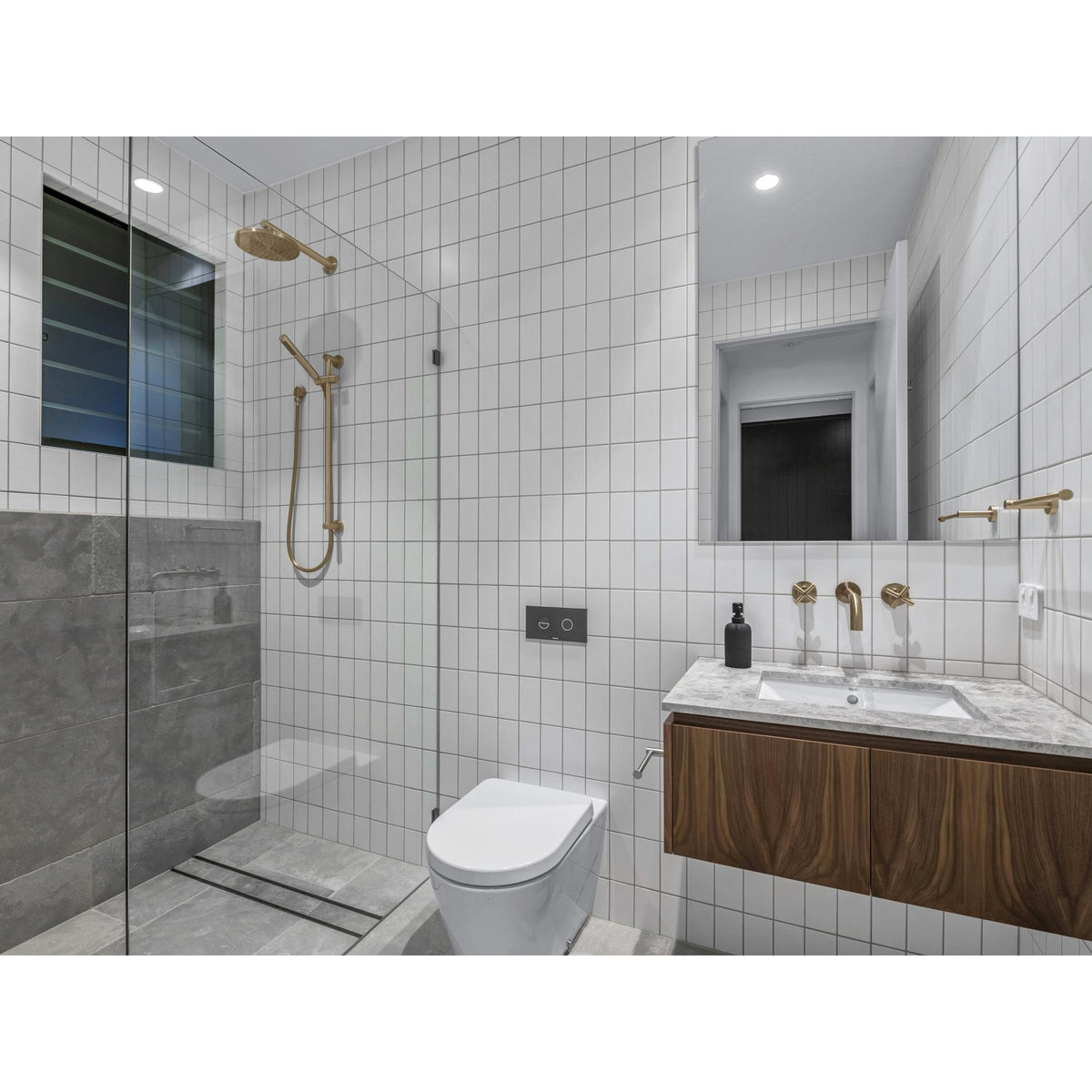 Round Wall Shower Arm 400mm - Tiger Bronze