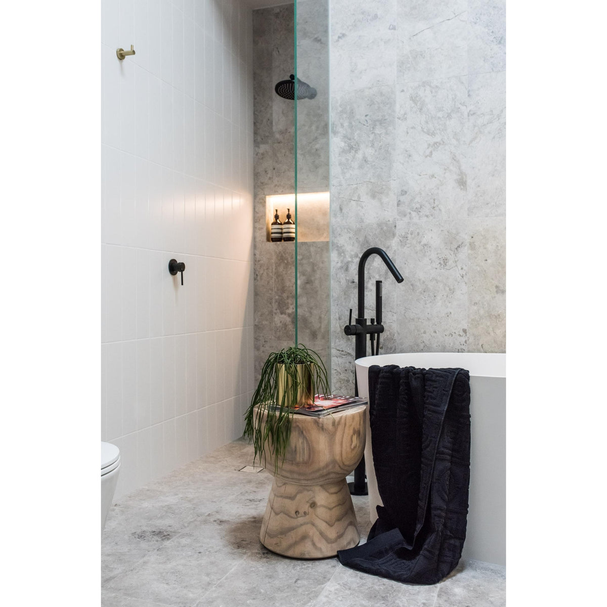Round Wall Shower Arm 400mm - side profile view, bathroom fixture