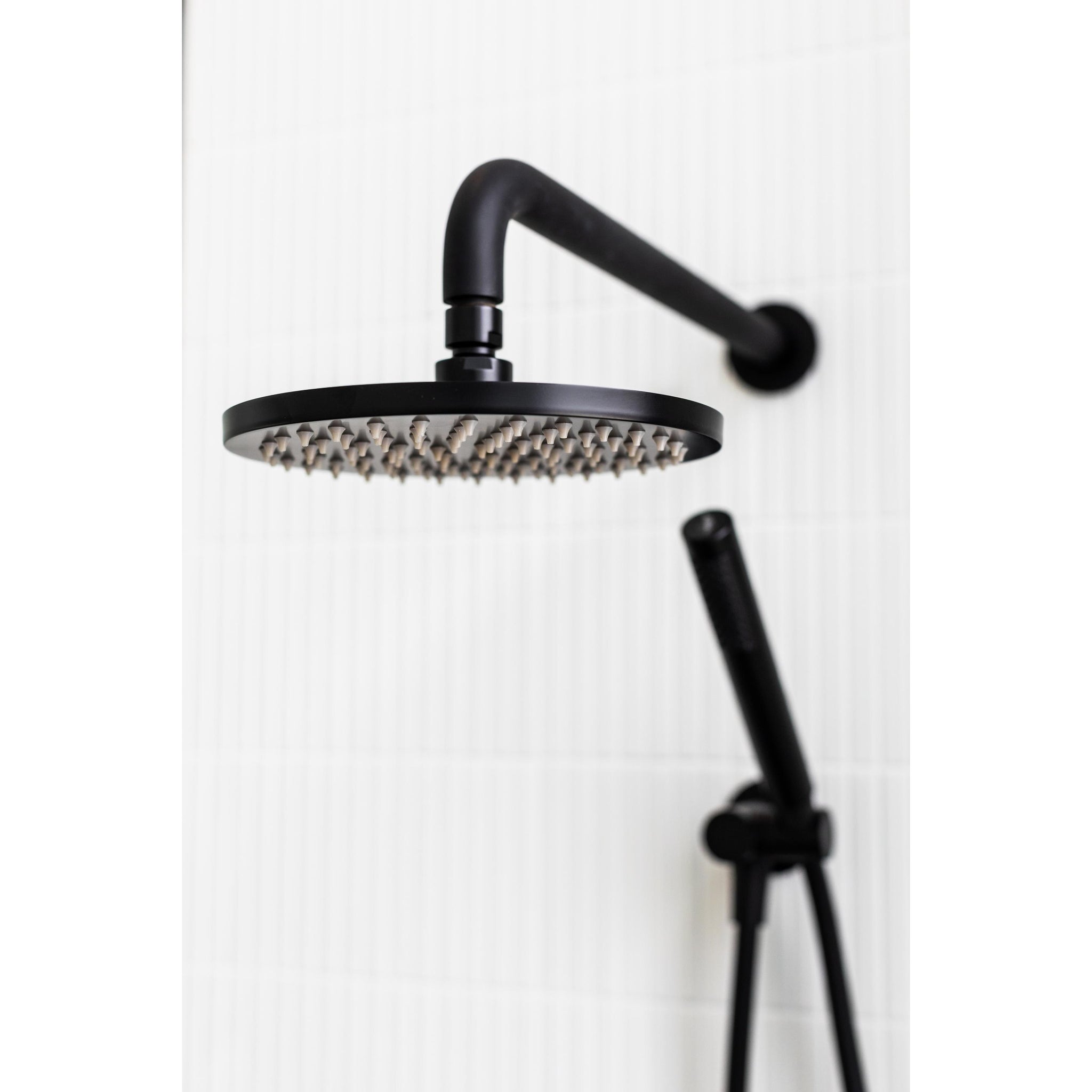 Round Wall Shower Curved Arm 400mm - Matte Black