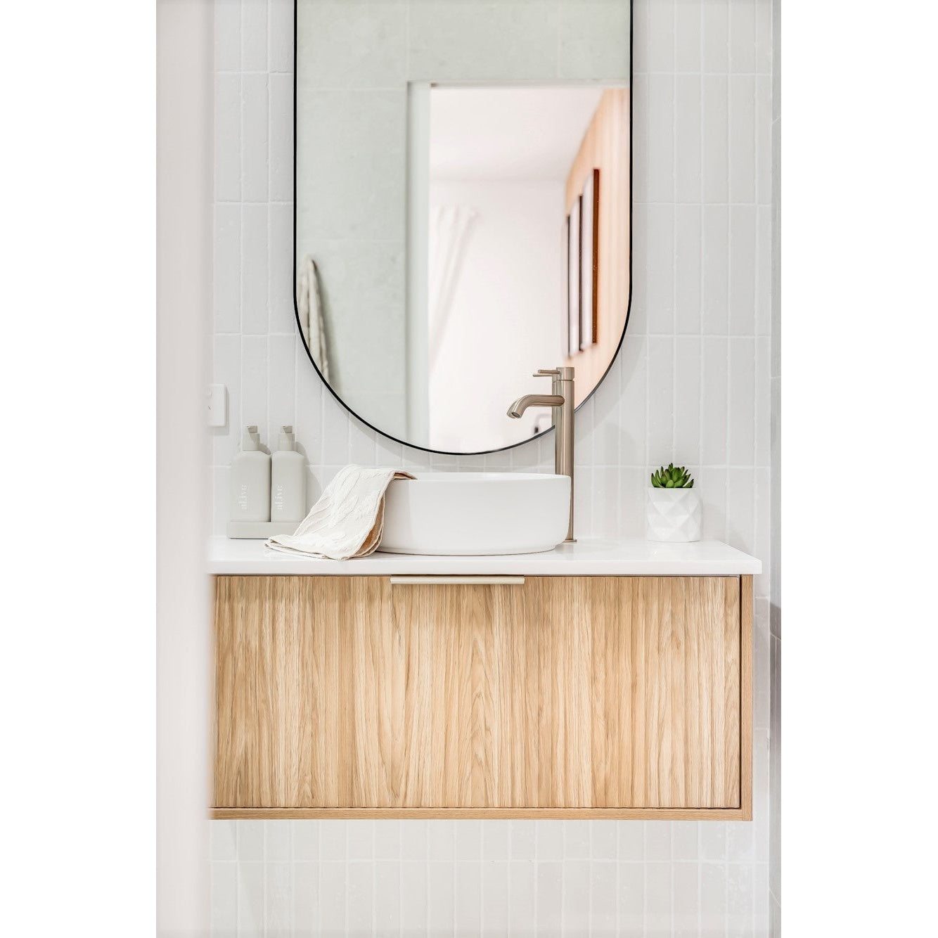 Round Tall Curved Basin Mixer - Champagne