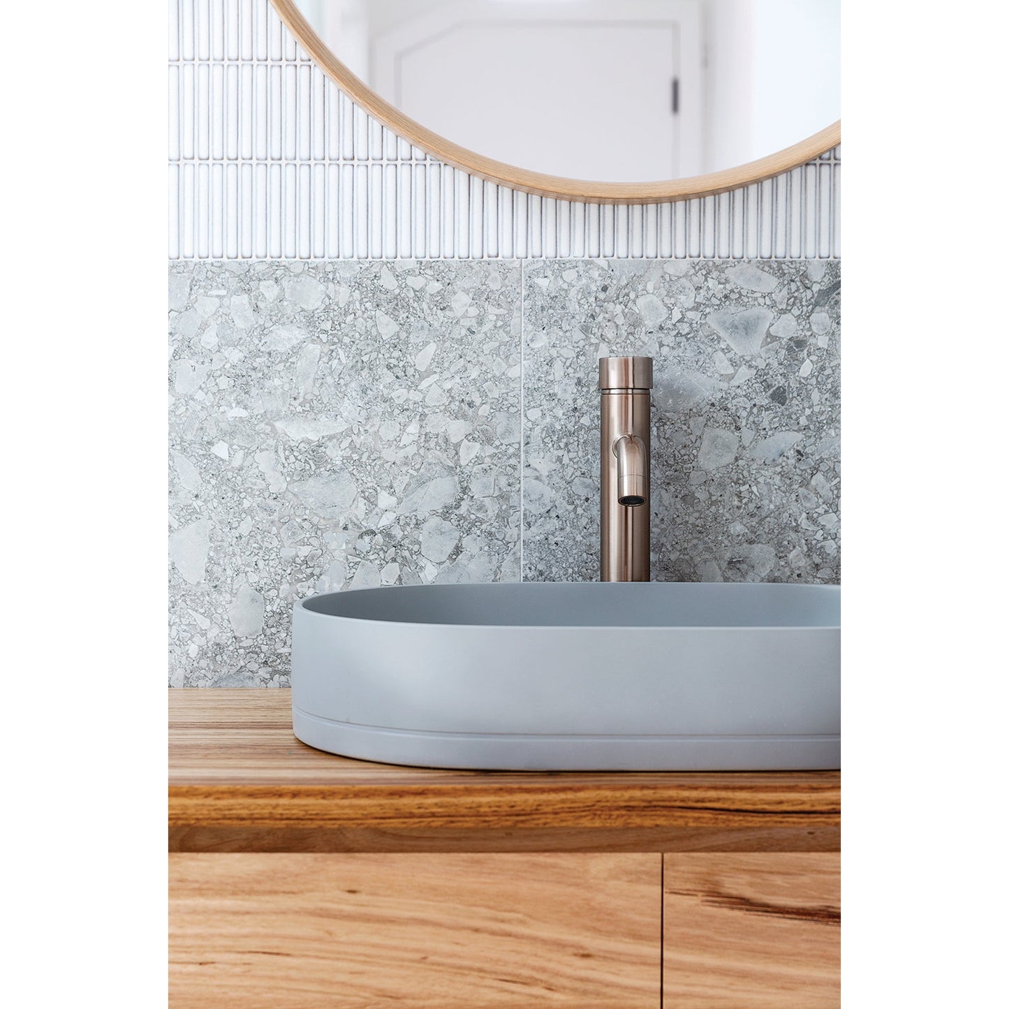 Round Pinless Tall Basin Mixer - Champagne