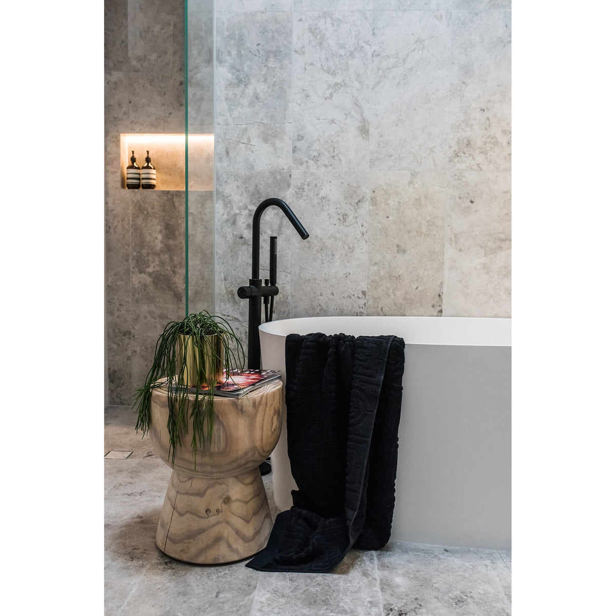 Round Pinless Freestanding Bath Spout and Hand Shower - Matte Black