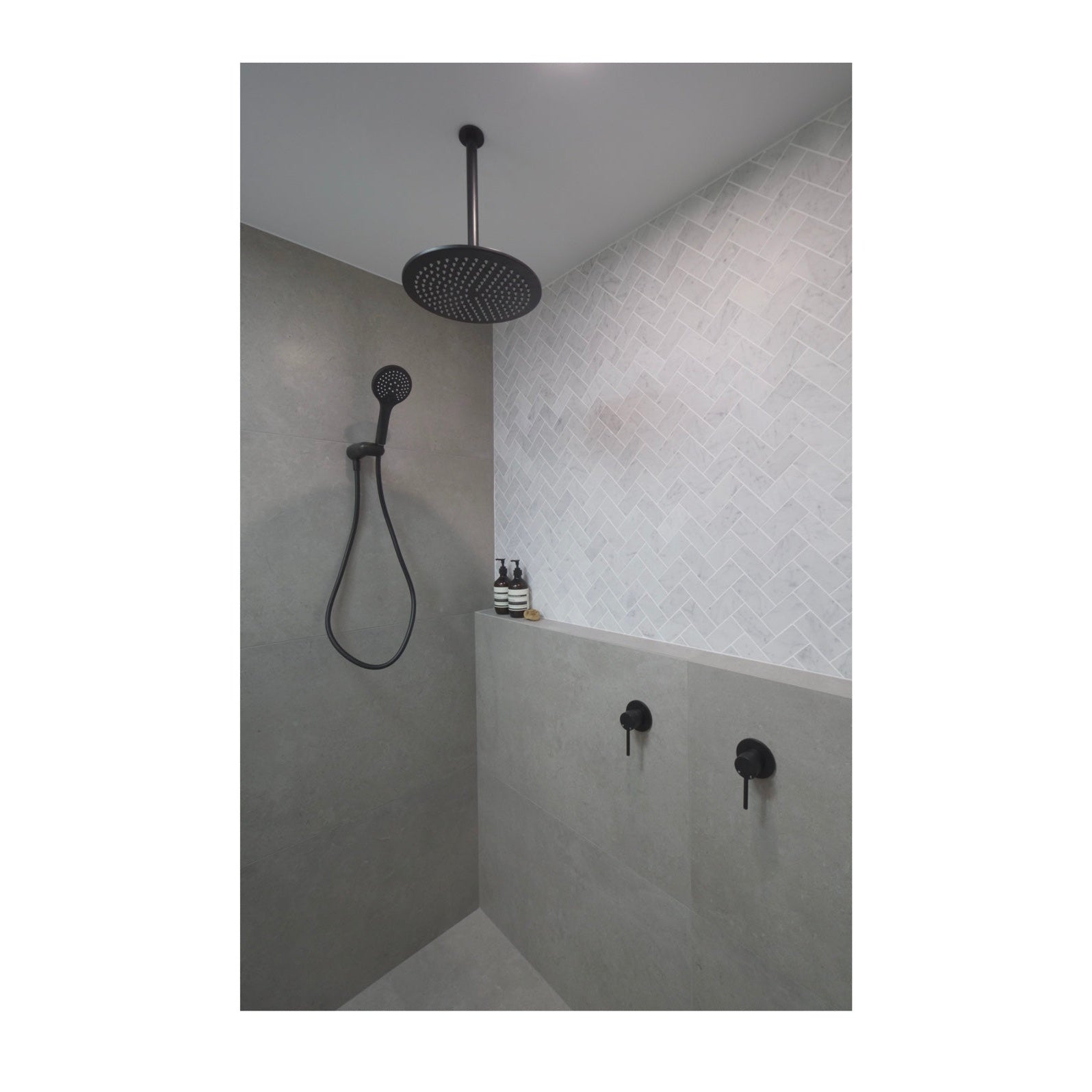Round Shower Rose 300mm - Matte Black