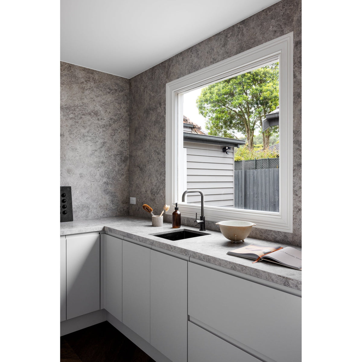 Round Kitchen Mixer Tap - Shadow