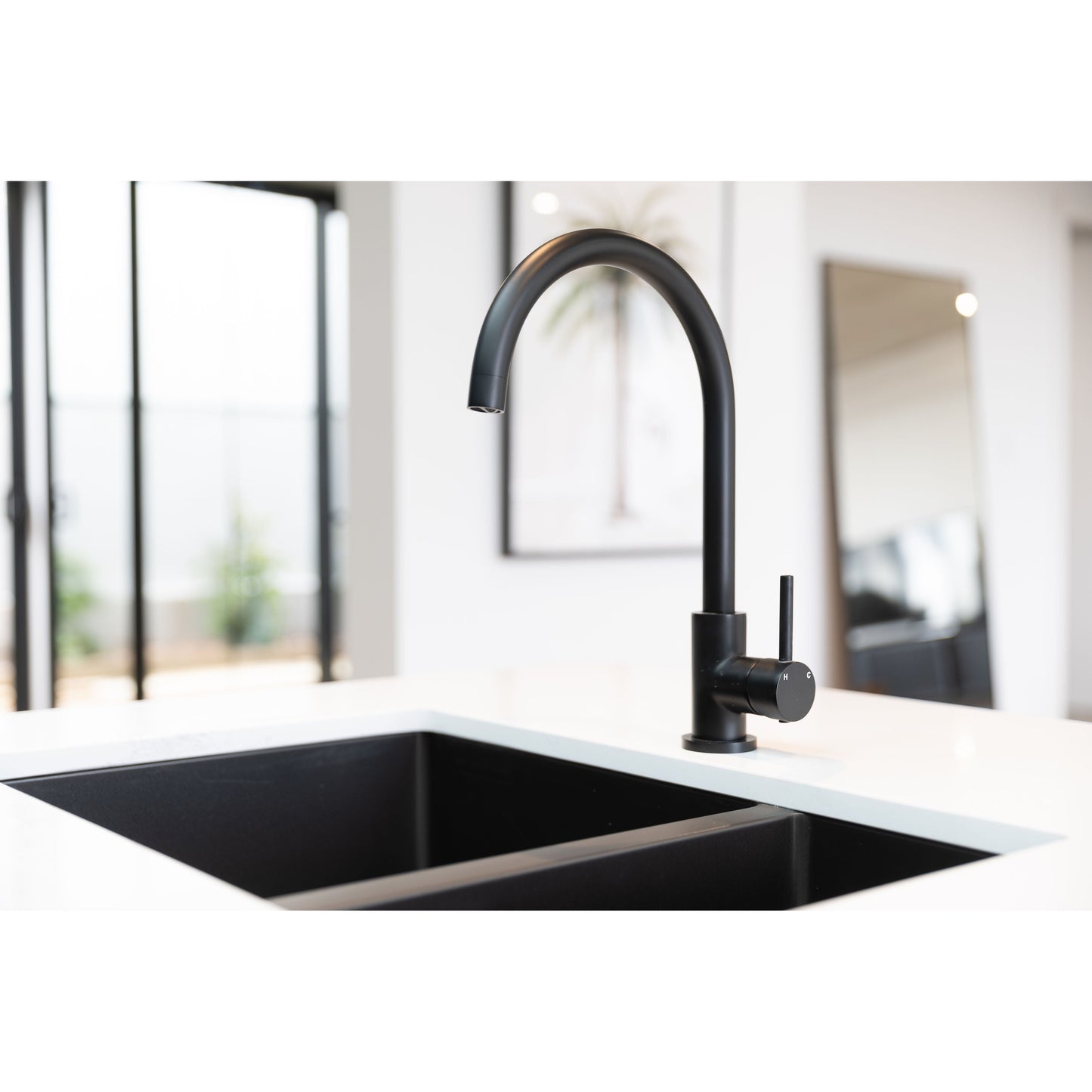 Round Gooseneck Kitchen Mixer Tap - Matte Black