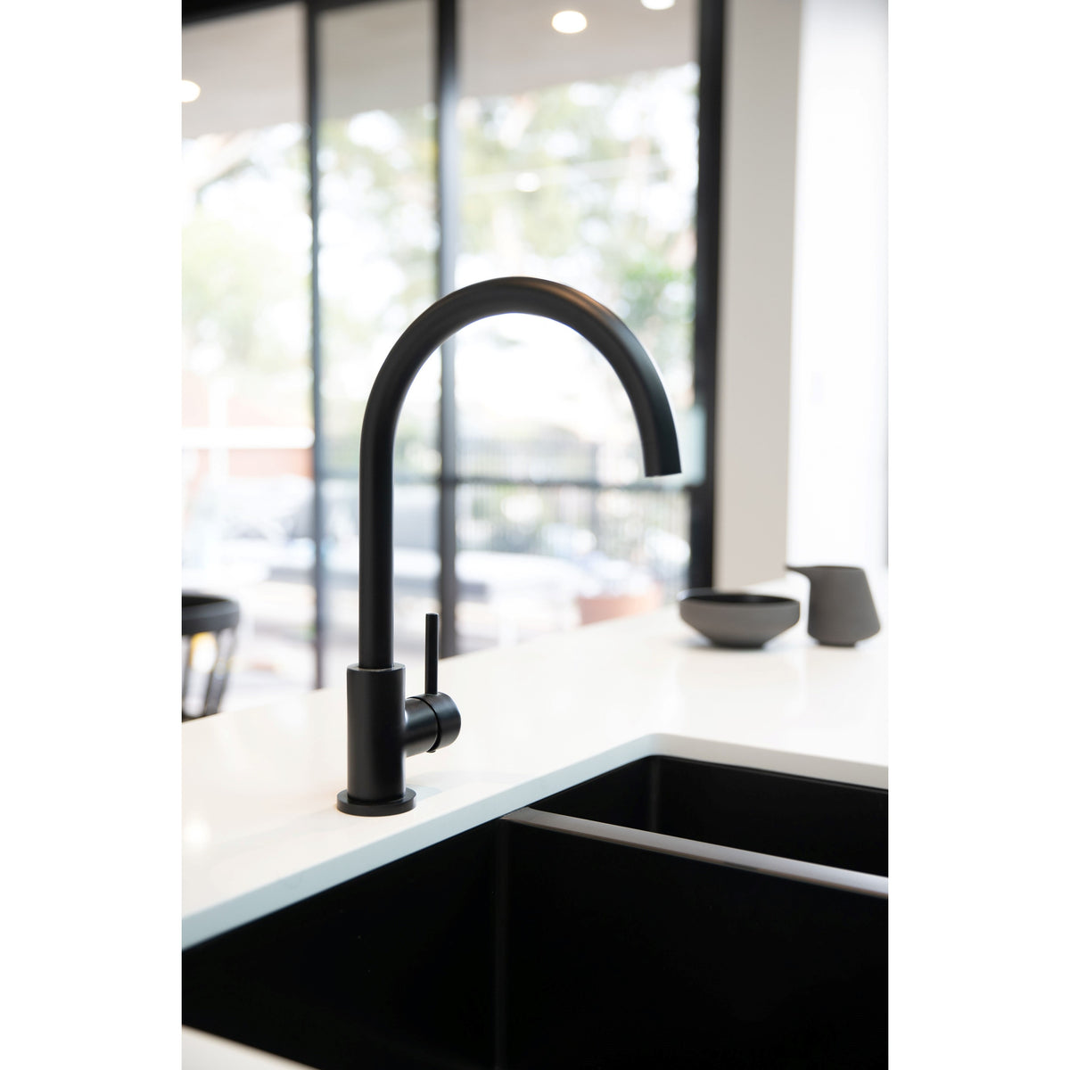 Round Gooseneck Kitchen Mixer Tap - Matte Black