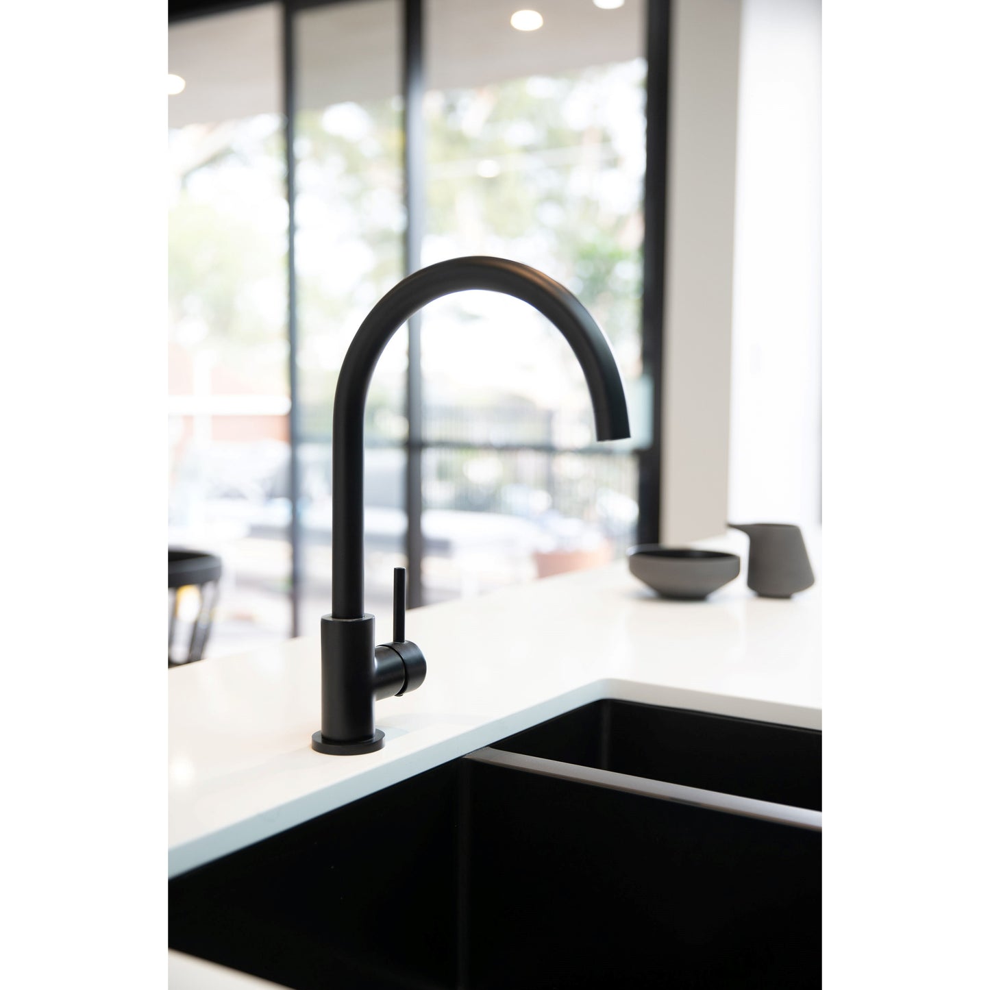 Round Gooseneck Kitchen Mixer Tap - Matte Black