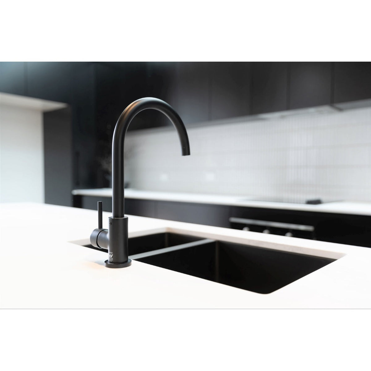 Kitchen Sink One & Half Bowl 670 x 440 - Shadow