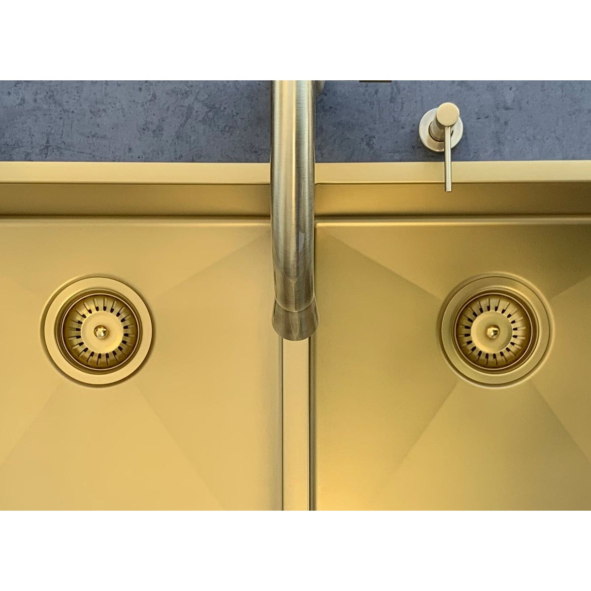 Kitchen Sink Double Bowl 760 x 440 - rear mounting detail