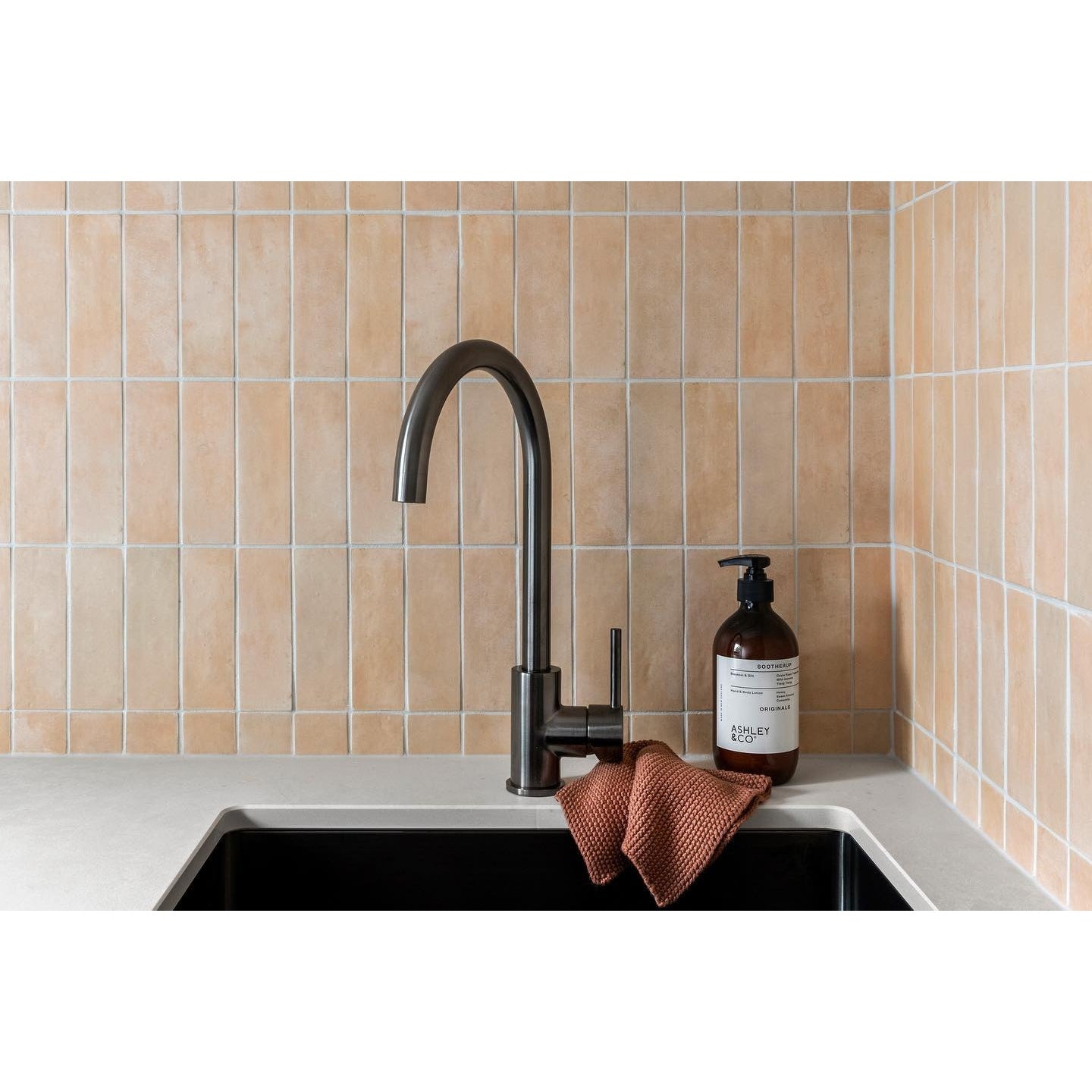 Kitchen Sink Single Bowl 760 x 440 - Shadow