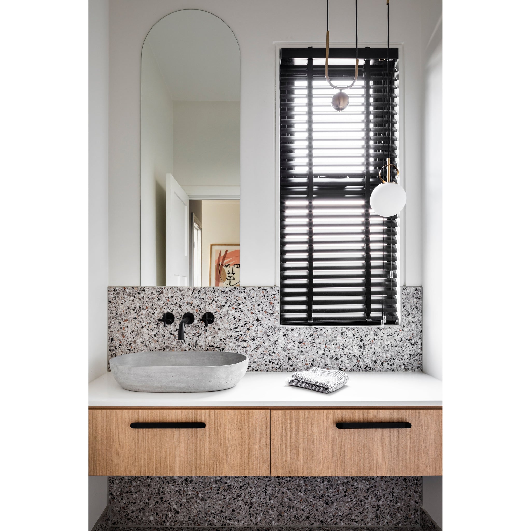 Universal Round Curved Spout 130mm - Matte Black