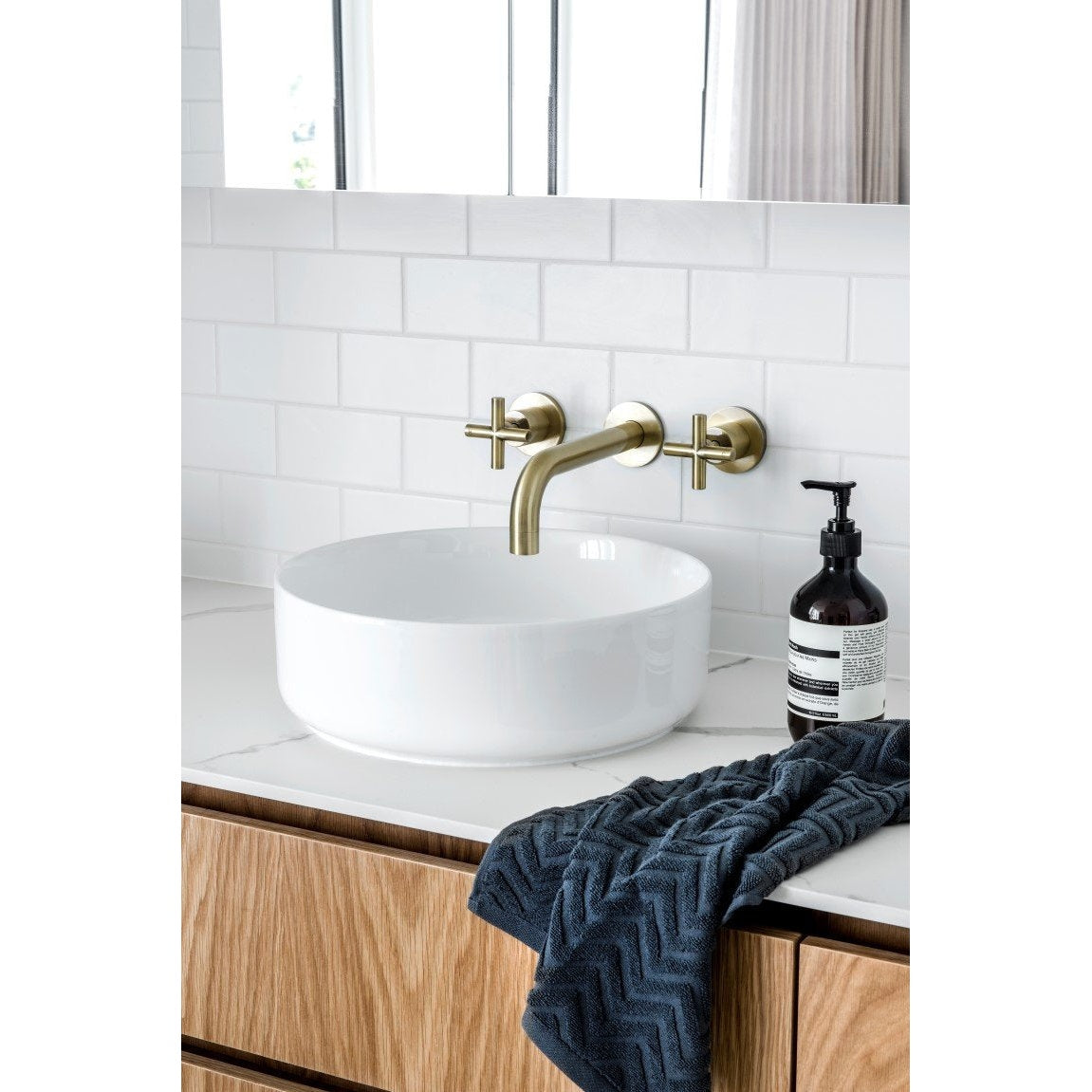 Universal Round Curved Spout - Tiger Bronze