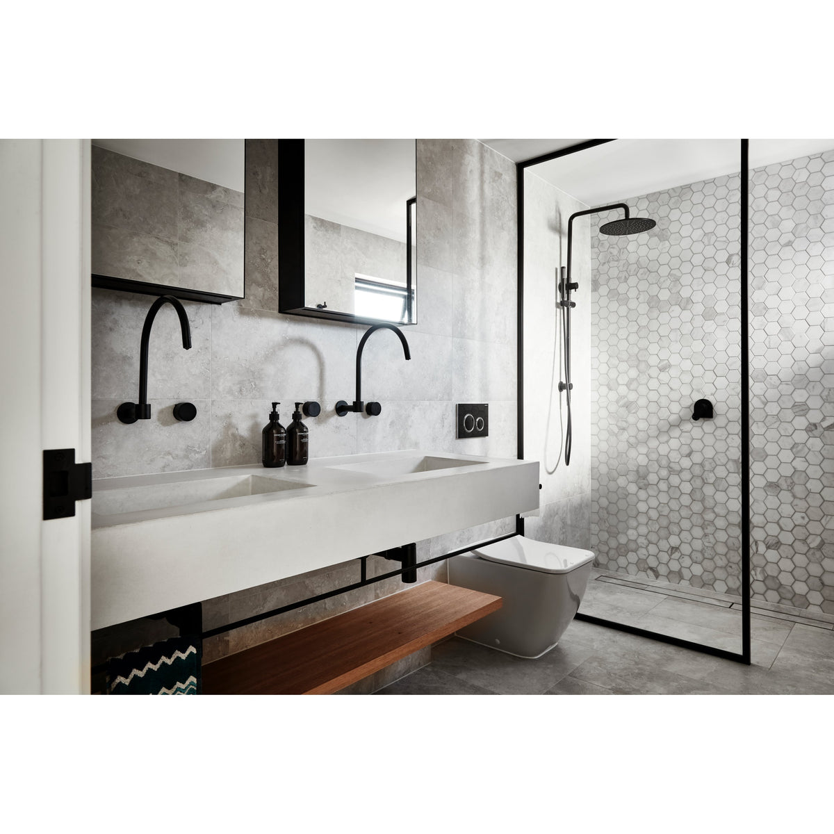 Round High-Rise Swivel Wall Spout - rear mounting detail