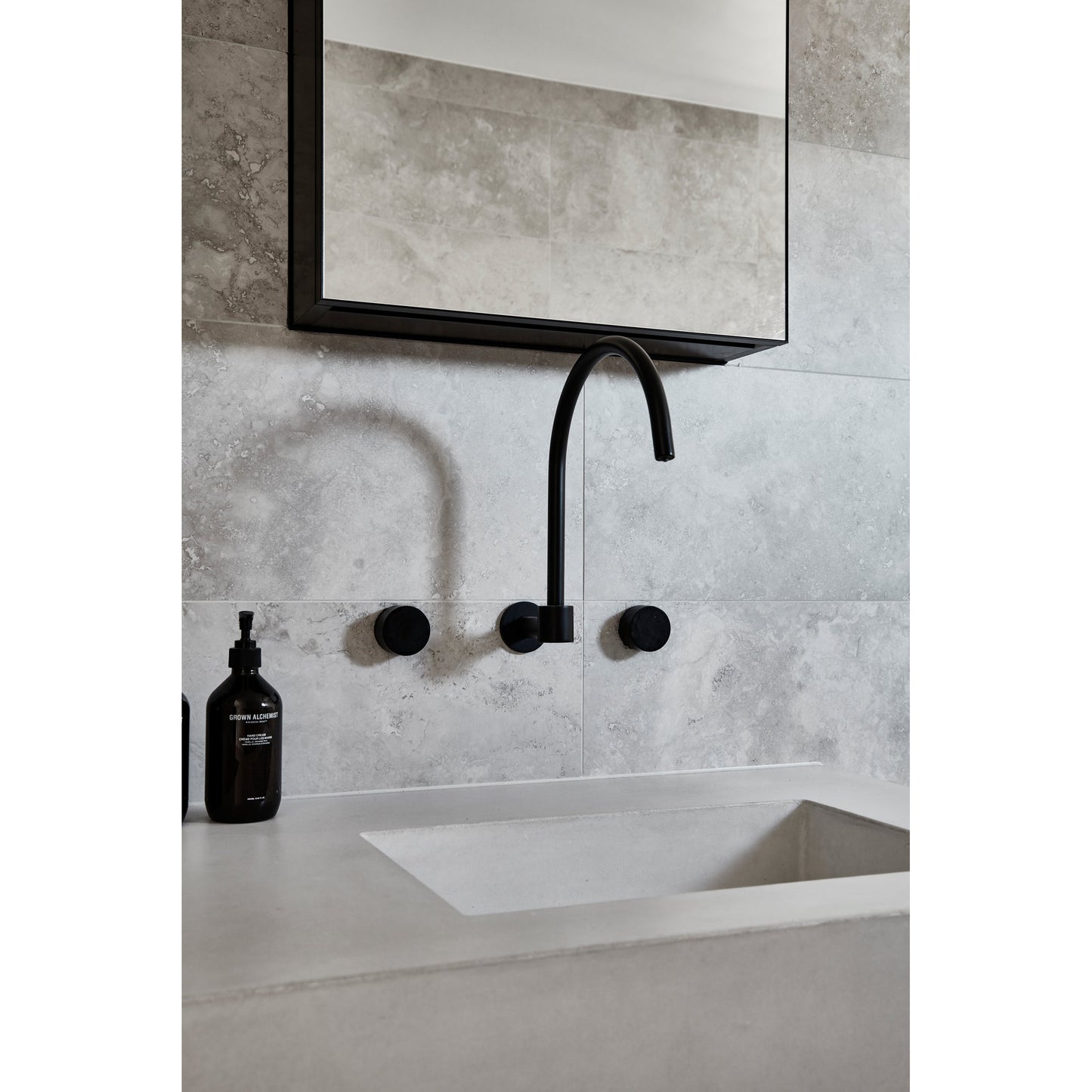 Round High-Rise Swivel Wall Spout - Matte Black