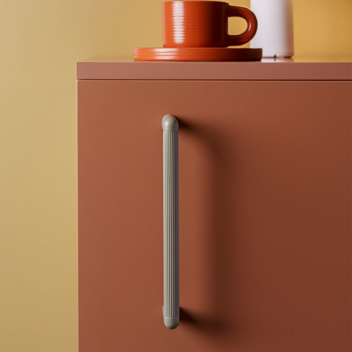Momo Riss Mini 192mm in Moss Grey - installed in situ