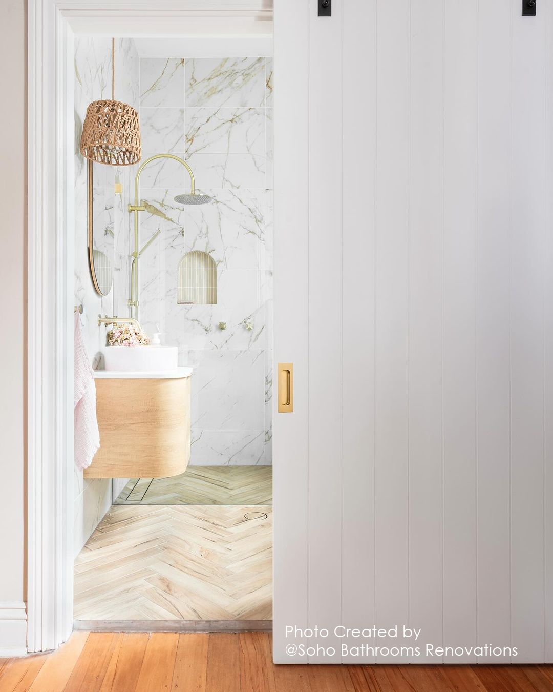 Bondi 600mm Natural Oak Wall Hung Curve Vanity (12TH & NTH Only) - finish and profile close-up (15 of 22)