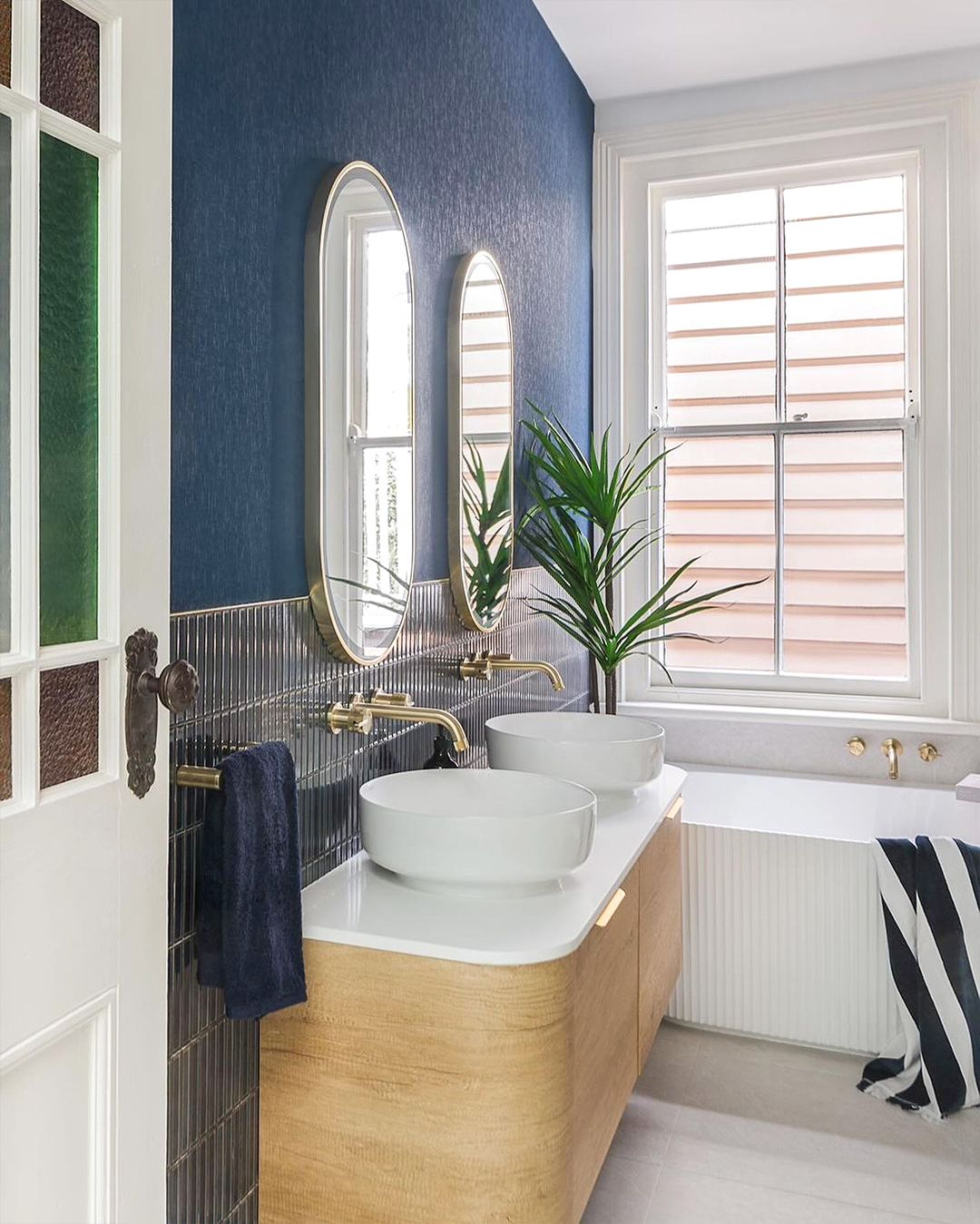 Bondi 1500mm Natural Oak Wall Hung Curve Vanity