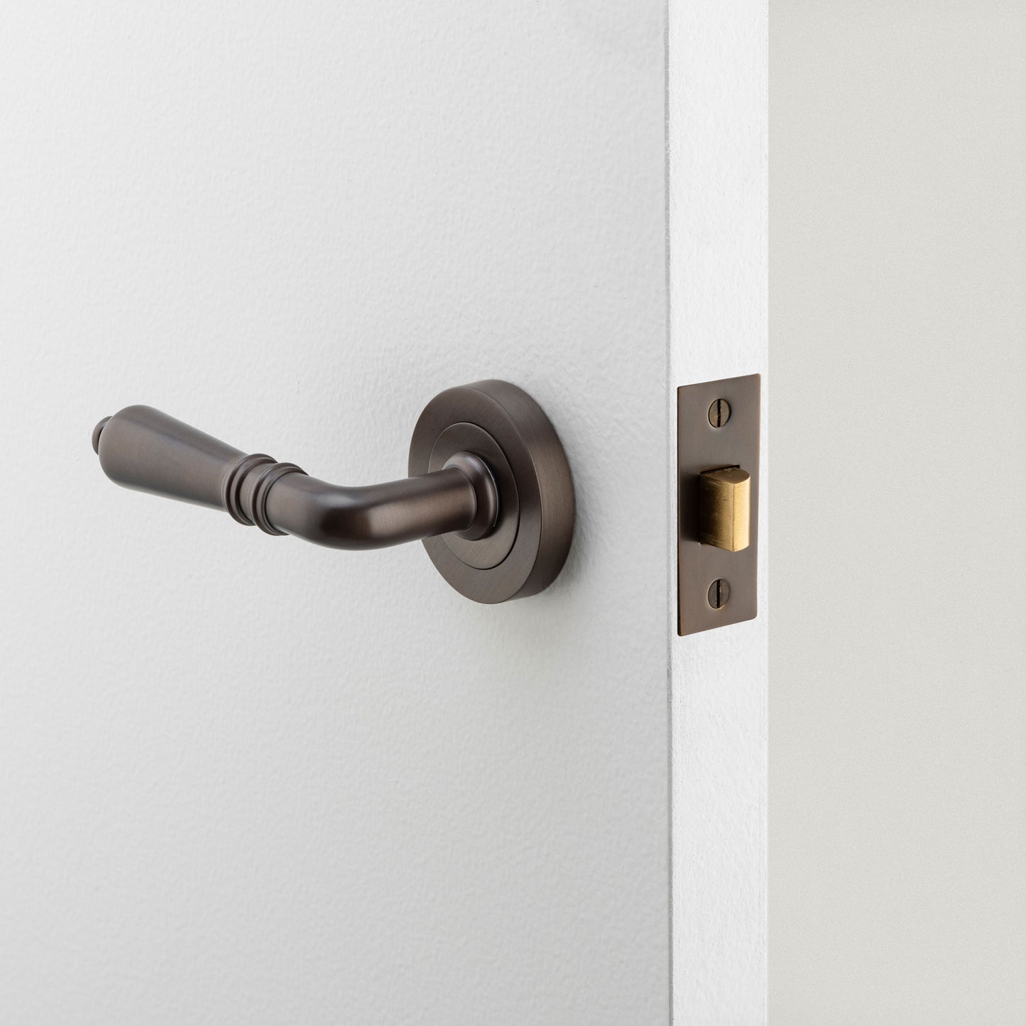 Sarlat Lever - Round Rose
