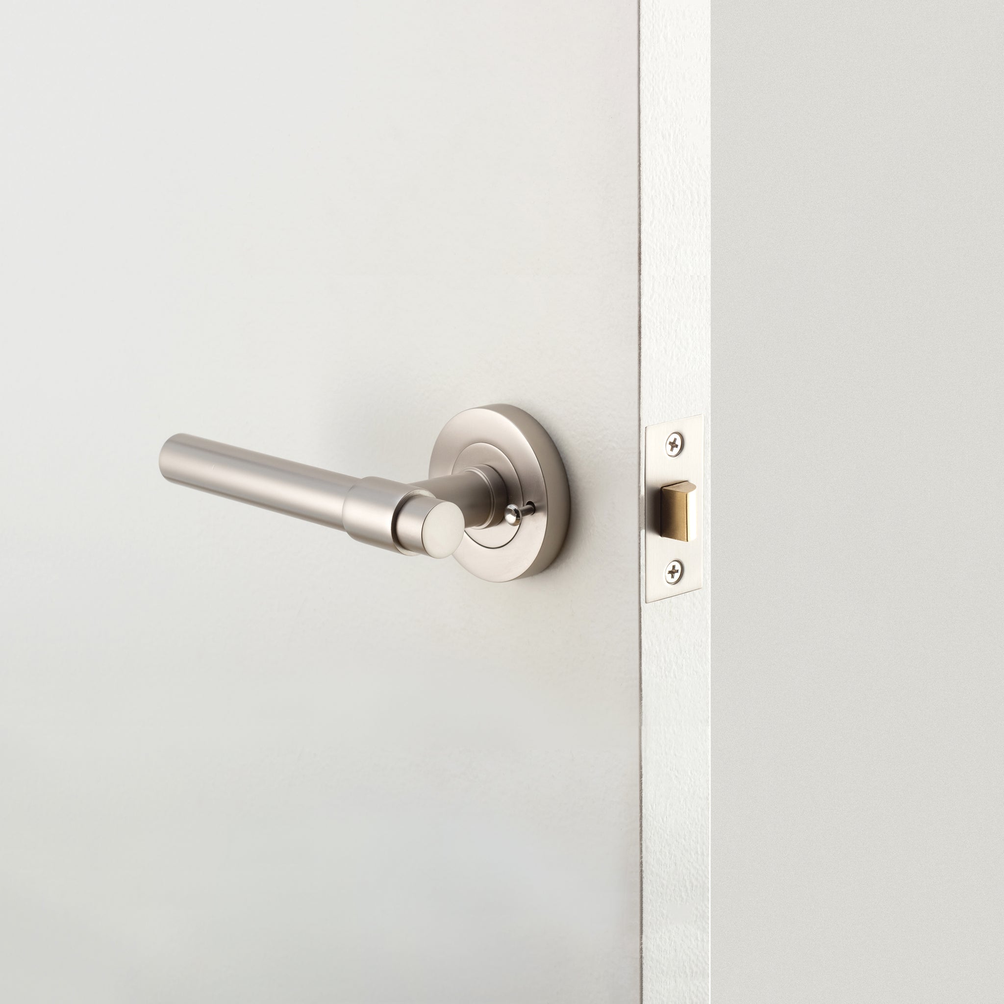 Helsinki Lever - Round Rose (Inbuilt Privacy)