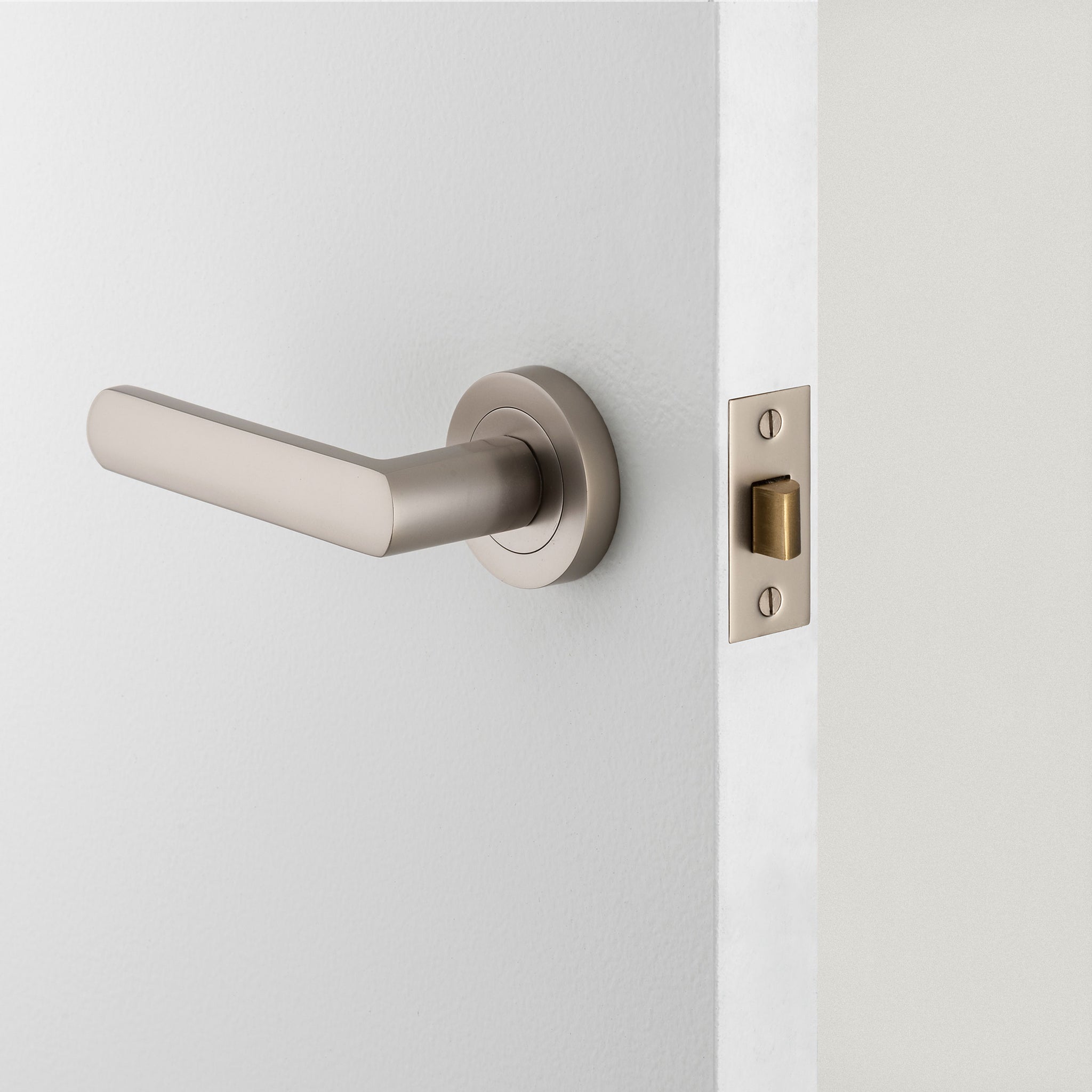 Osaka Lever - Round Rose